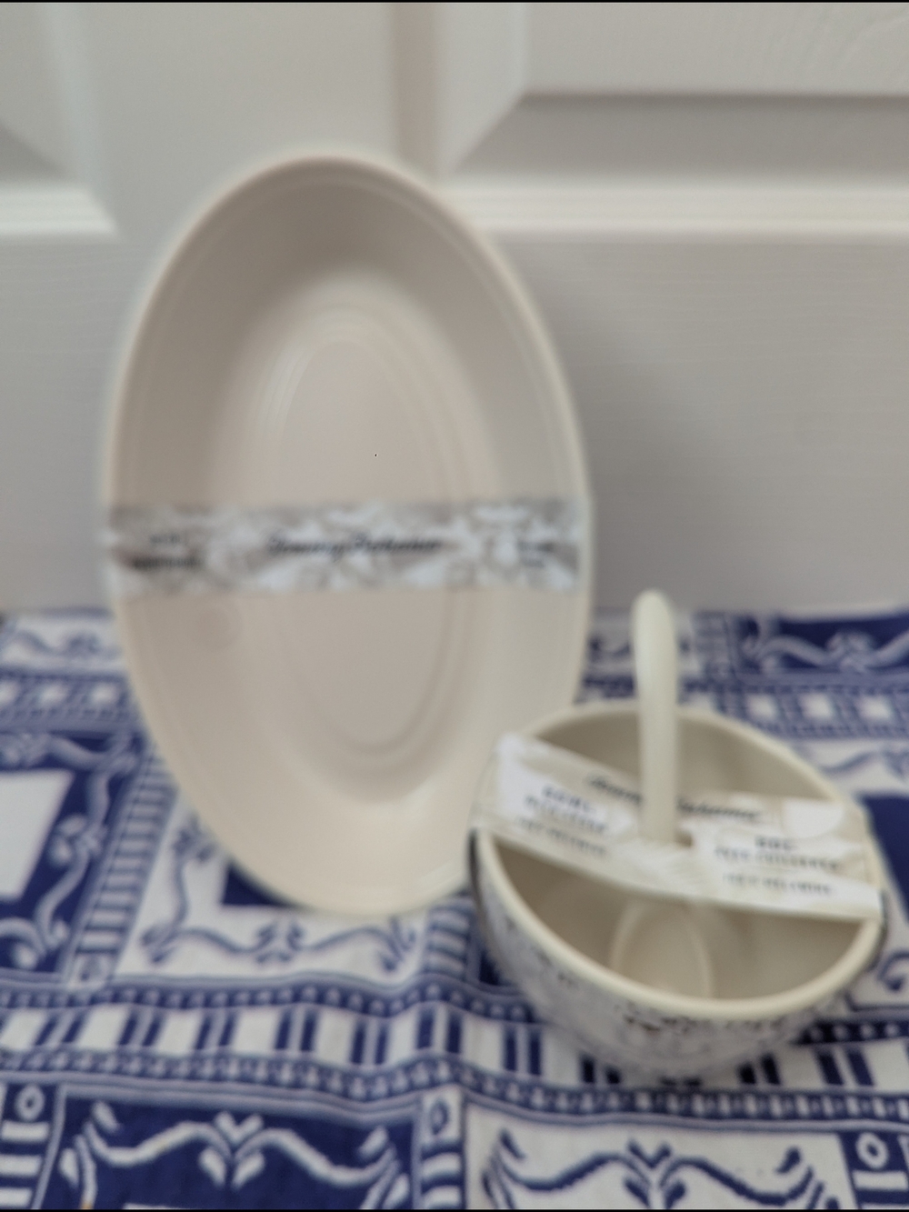 New Tommy Bahama Melamine Set: Serving Bowl/Spoon and 2 Burrito Taco Bowls